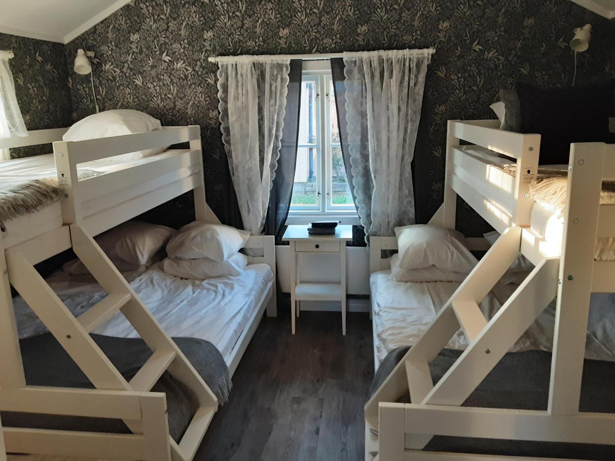Отель Smalandsgarden Гренна Экстерьер фото