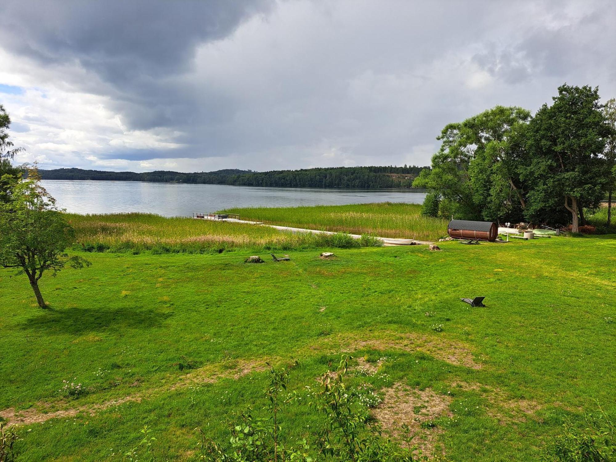 Отель Smalandsgarden Гренна Экстерьер фото