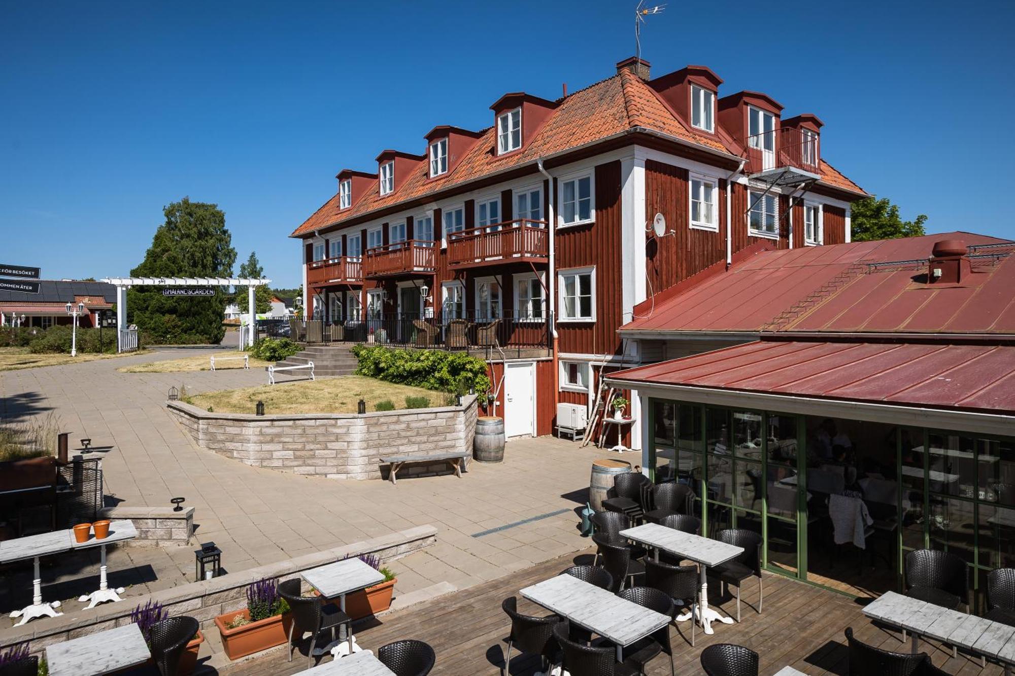 Отель Smalandsgarden Гренна Экстерьер фото